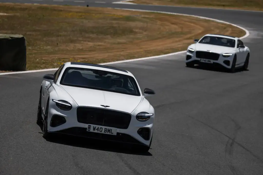 bentley continental gt s ascari circuito 19 Motor16