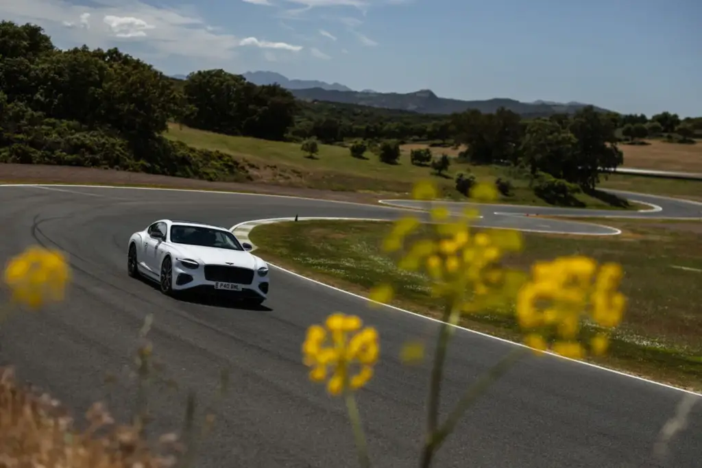 bentley continental gt s ascari circuito 2 Motor16