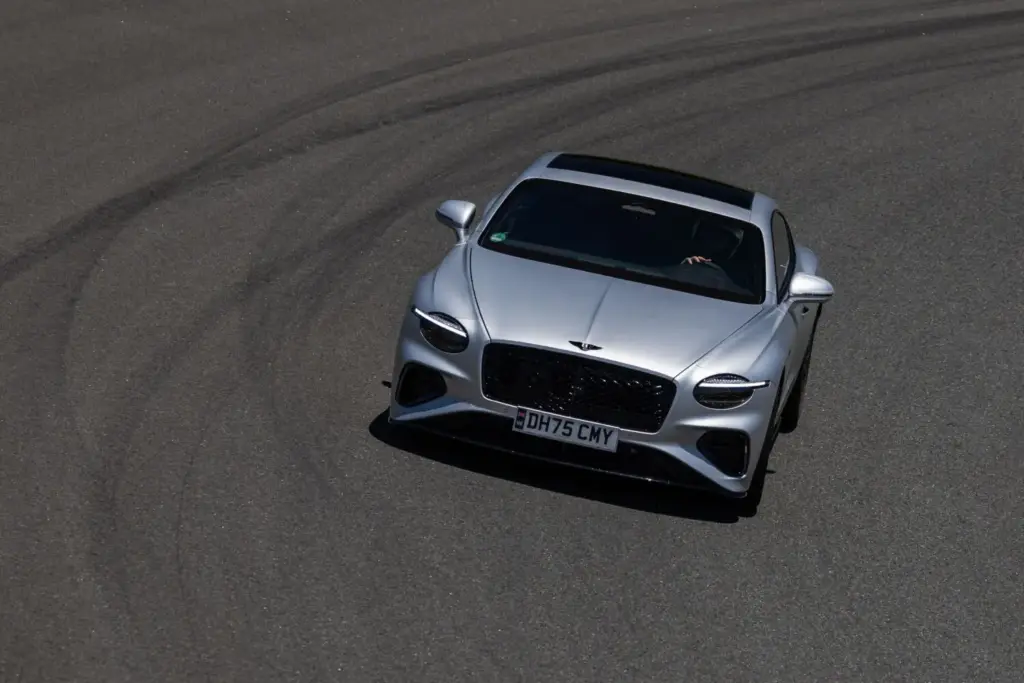 bentley continental gt s ascari circuito 24 Motor16