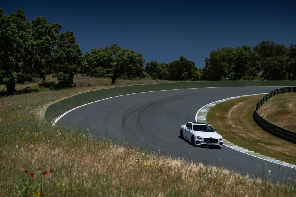bentley continental gt s ascari circuito 28 Motor16