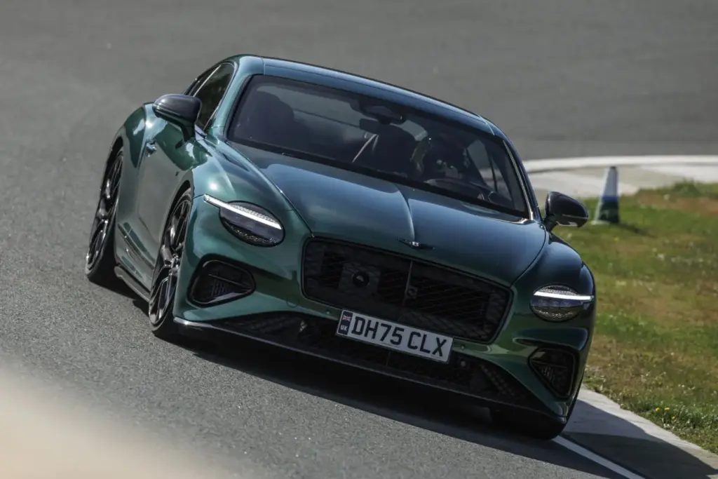 benttley continental GT V8 scarab ascari 7 Motor16