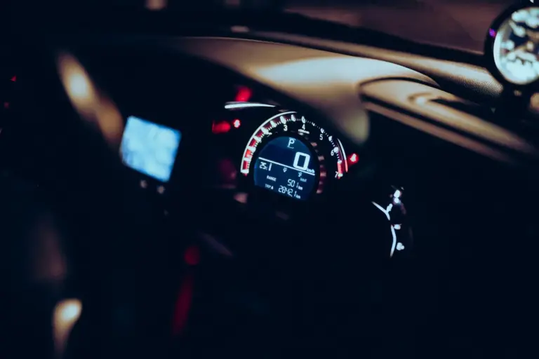 El riesgo invisible del coche conectado que amenaza a las flotas