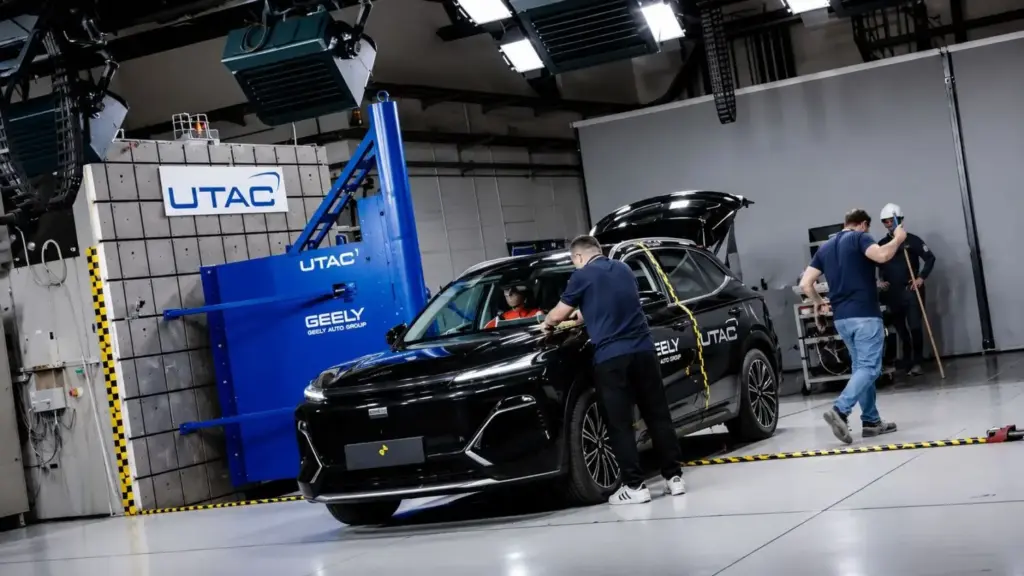 El Geely Starray EM-i se somete a un crash test más severo que el de EuroNCAP 7 Motor16 El Geely Starray EM-i se somete a un crash test más severo que el de EuroNCAP
