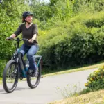 E-bike para mayores de 65: La guía de compra con los modelos más ligeros y seguros