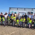 Škoda y Bicis para la Vida vuelven al desierto marroquí para cambiar la vida de los niños con la donación de bicicletas