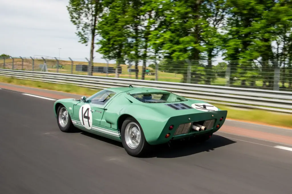 Un Ford GT40 Mk I de Le Mans 1965 sale a la venta en Europa 3 Motor16 ford gt40 mk i subasta venta europa 4 Motor16