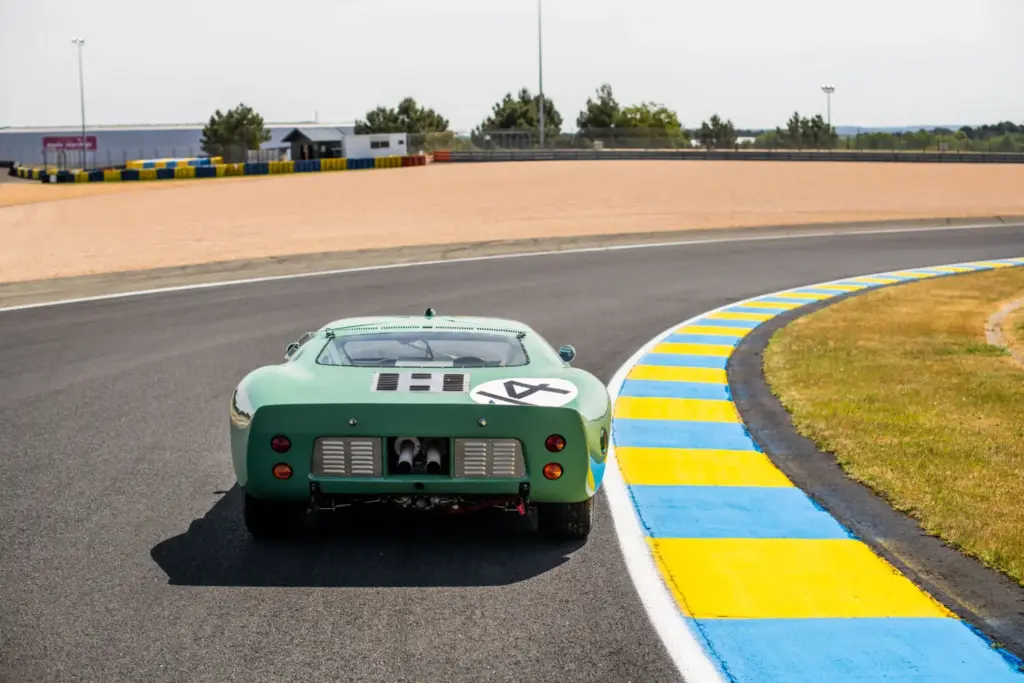 Un Ford GT40 Mk I de Le Mans 1965 sale a la venta en Europa 7 Motor16 Un Ford GT40 Mk I de Le Mans 1965 sale a la venta en Europa