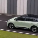 Geely E2: el compacto eléctrico con baterías LFP que carga del 30 al 80% en 21 minutos llega a España