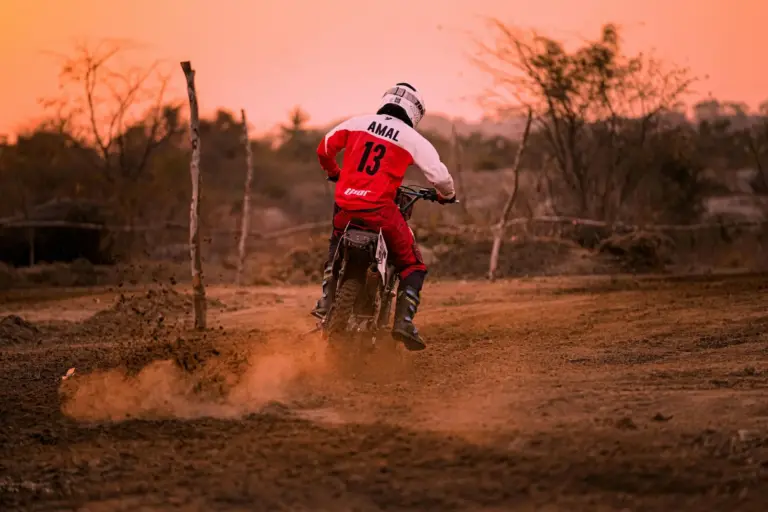 Honda patenta un embrague electrónico háptico que revoluciona las motos de off-road