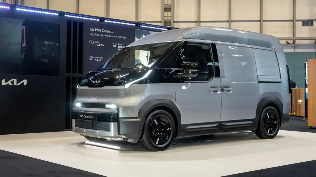 Kia amplía la gama de comerciales PV5 Cargo con las versiones High Roof y Standard 5 Motor16 kia pbv pv5 cargo L2H2 Motor16