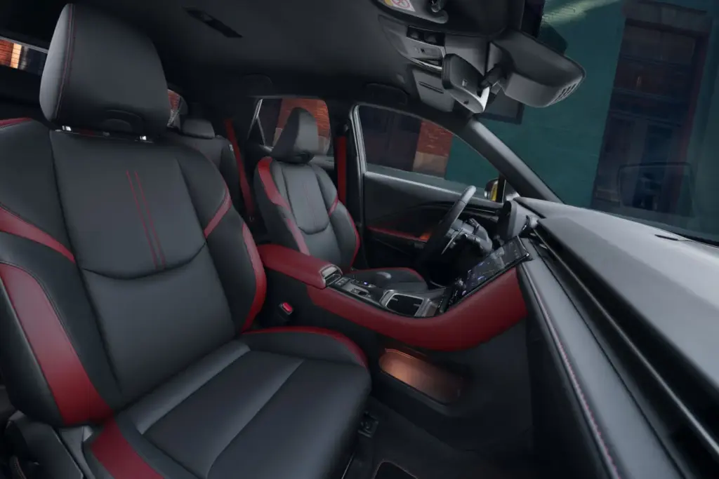 Gama Lexus LBX 2026: Elegancia urbana para el día a día
