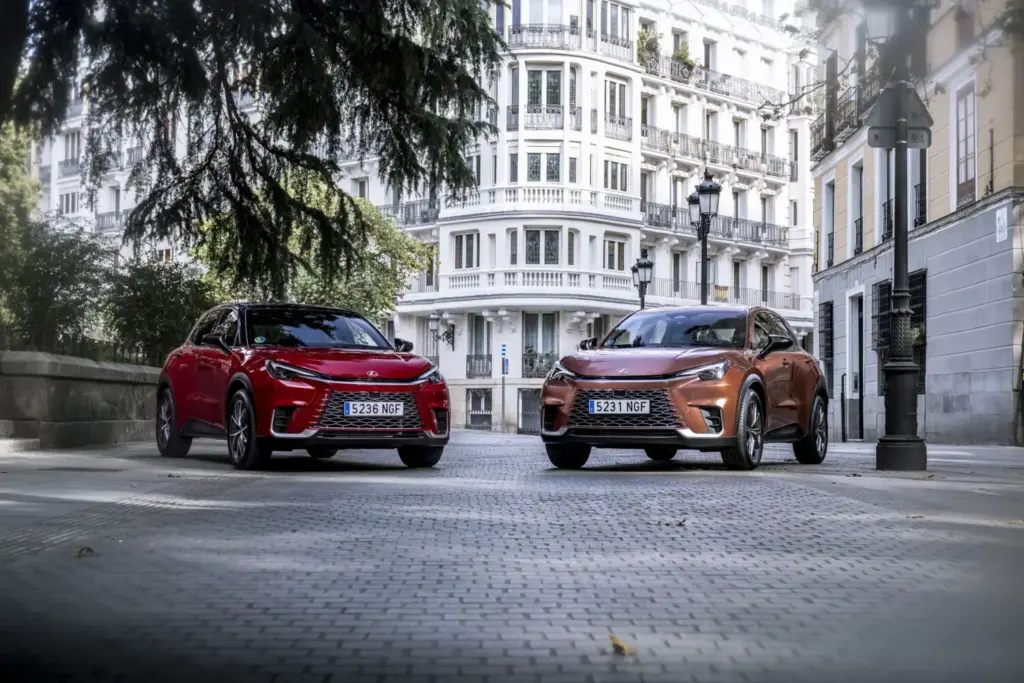 Gama Lexus LBX 2026: Elegancia urbana para el día a día