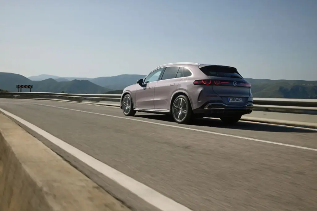 Primera prueba del Mercedes-Benz GLC eléctrico: El SUV más vendido del mundo quiere seguir siéndolo 44 Motor16 mercedes glc electrico 6 Motor16