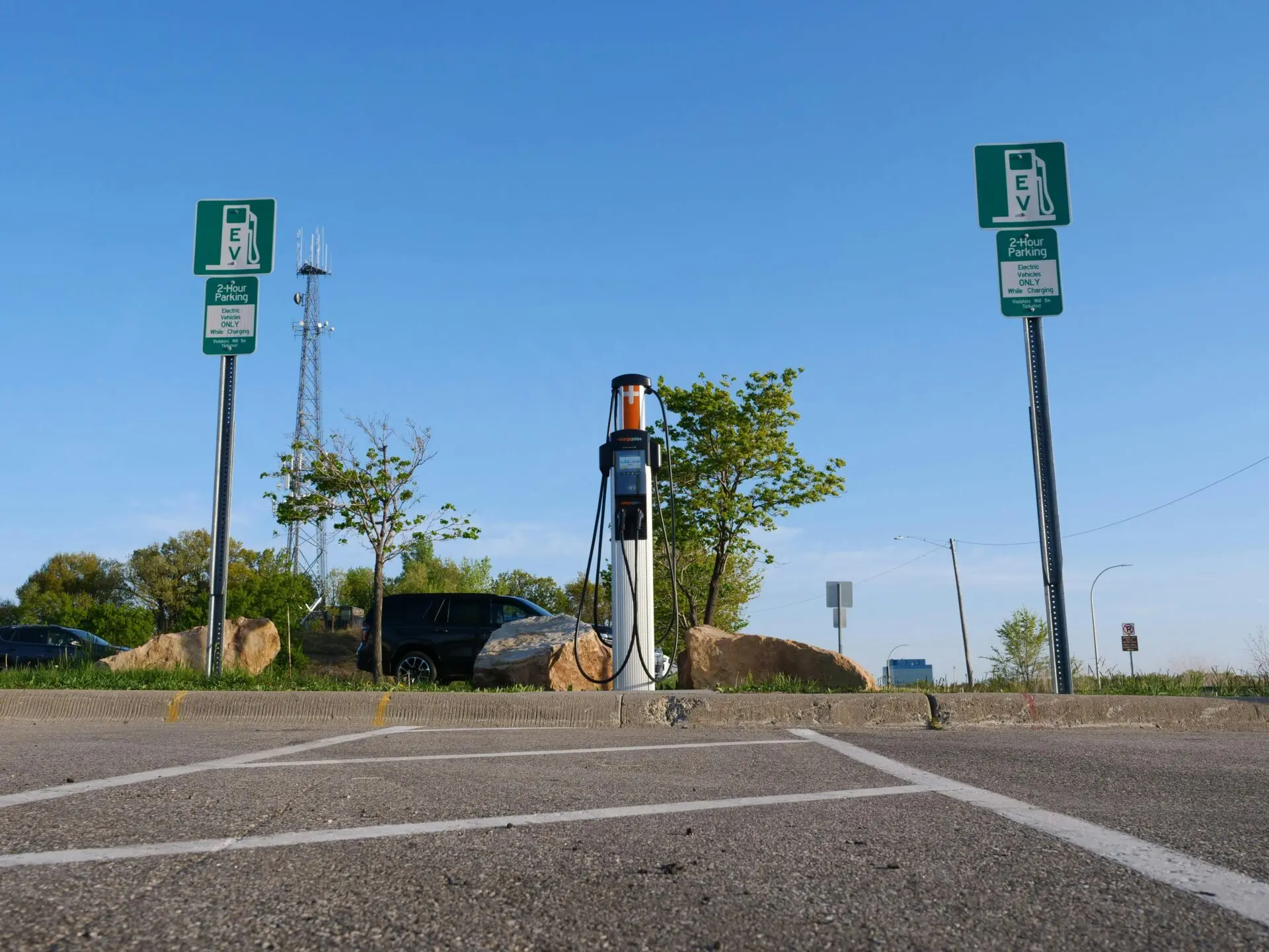 multa cargar coche eléctrico parking