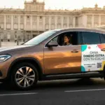 ¿Has visto esas pegatinas publicitarias en los coches y te preguntas si también puedes ponerlas en el tuyo?