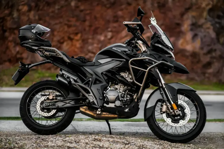 El cambio semiautomático de QJMotor: así funciona en las SRK500RA y SRK300 sin embrague