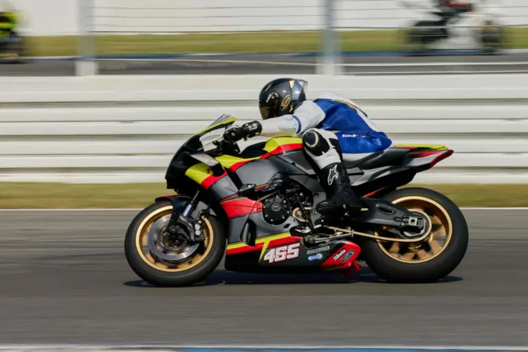 QJMotor SRK 125 RR 2027: la 125 con alerones que cambiará las deportivas A1
