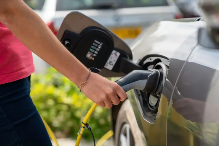 Por qué el renting de coche eléctrico dispara el ahorro fiscal