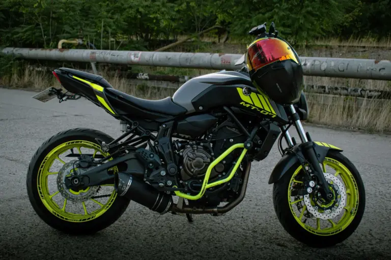 Suzuki GSX-8S Amarillo Ibérica: la naked exclusiva para España