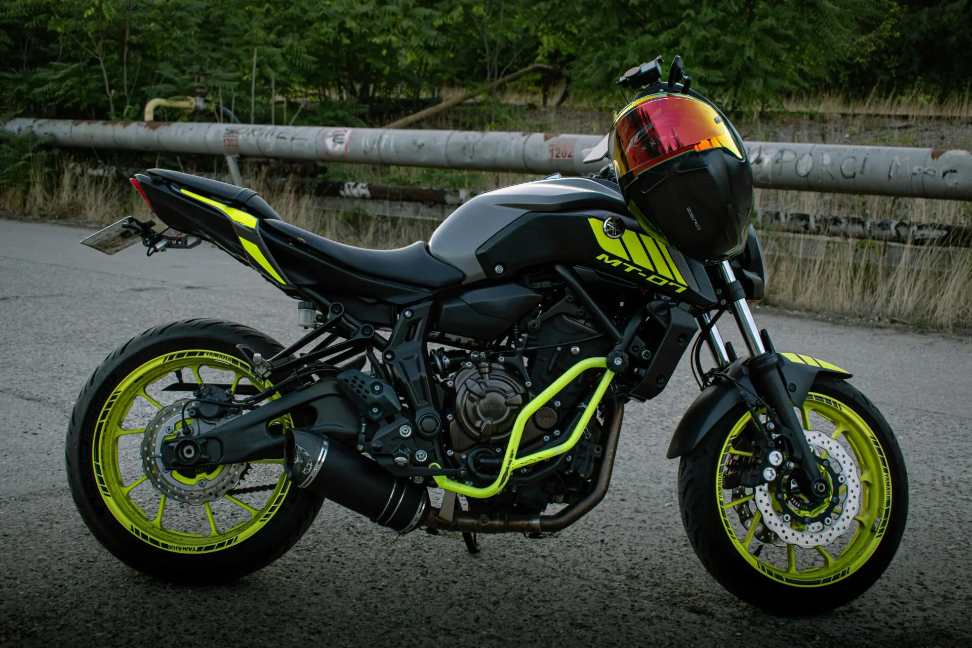 Suzuki GSX-8S Amarillo Ibérica