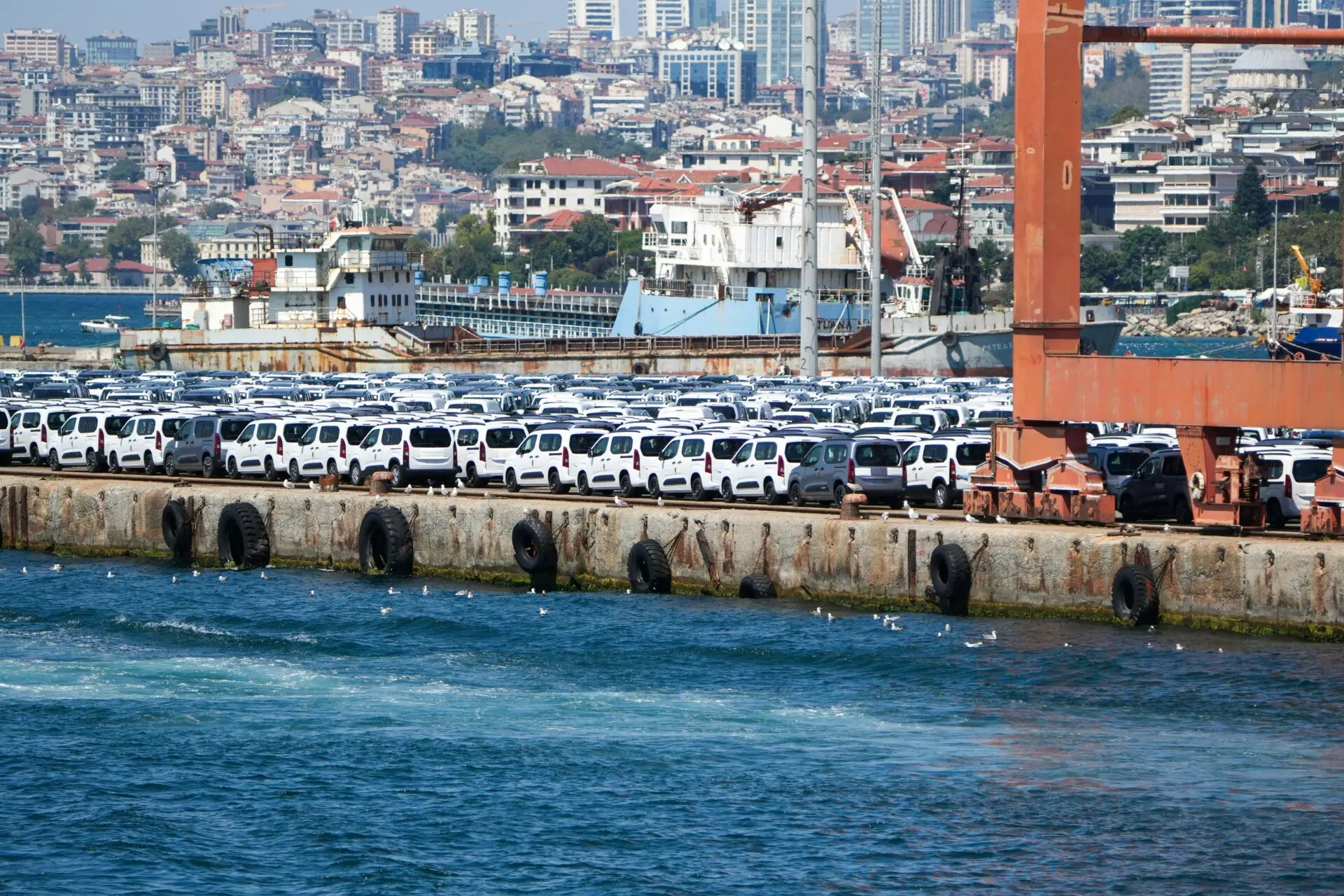 Trump dispara al 25% los aranceles a coches europeos y golpea a Alemania