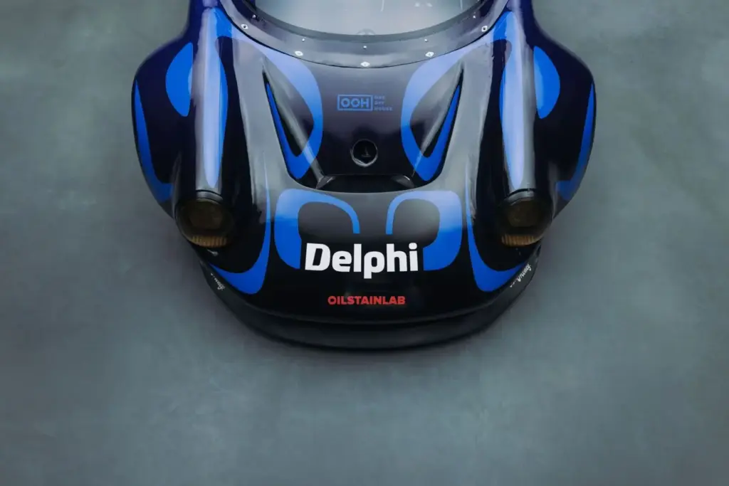 07 HALF 11 DELPHI ART CAR Motor16