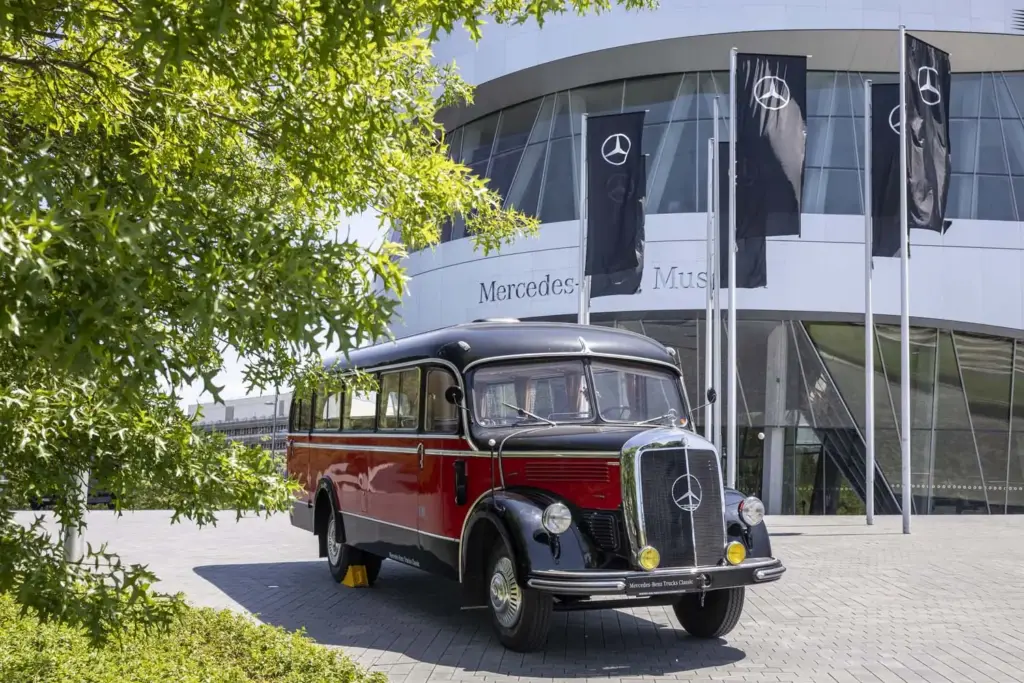 Museo Mercedes-Benz, 130 años de vehículos comerciales, camiones, furgonetas