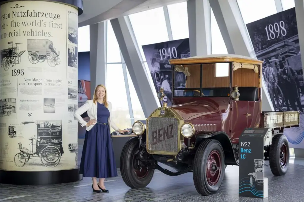 130 ANOS CAMIONES FURGONETAS MERCEDES BENZ25 Motor16