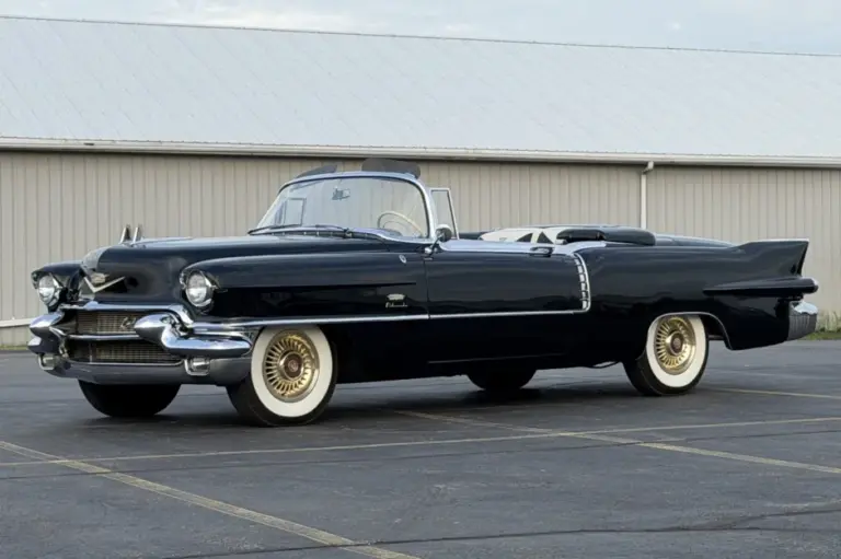 Sale a subasta un Cadillac Eldorado Biarritz de 1956 restaurado: solo 2.150 ejemplares