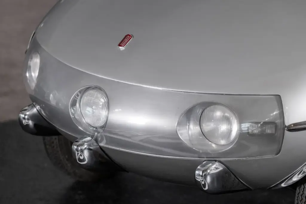 En 1961 Pininfarina cogió un Fiat 600D para crear un 'huevo' tan rápido como exclusivo 13 Motor16 1961 Pininfarina Y Berlinetta Fiat 600D 15 Motor16