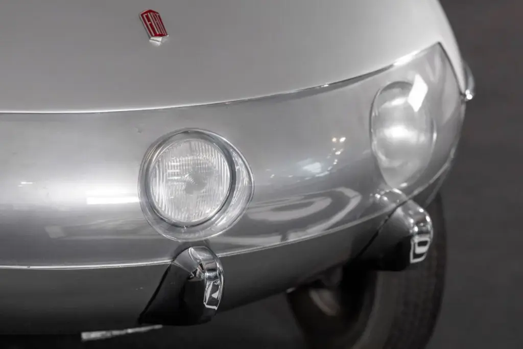 En 1961 Pininfarina cogió un Fiat 600D para crear un 'huevo' tan rápido como exclusivo 14 Motor16 1961 Pininfarina Y Berlinetta Fiat 600D 16 Motor16