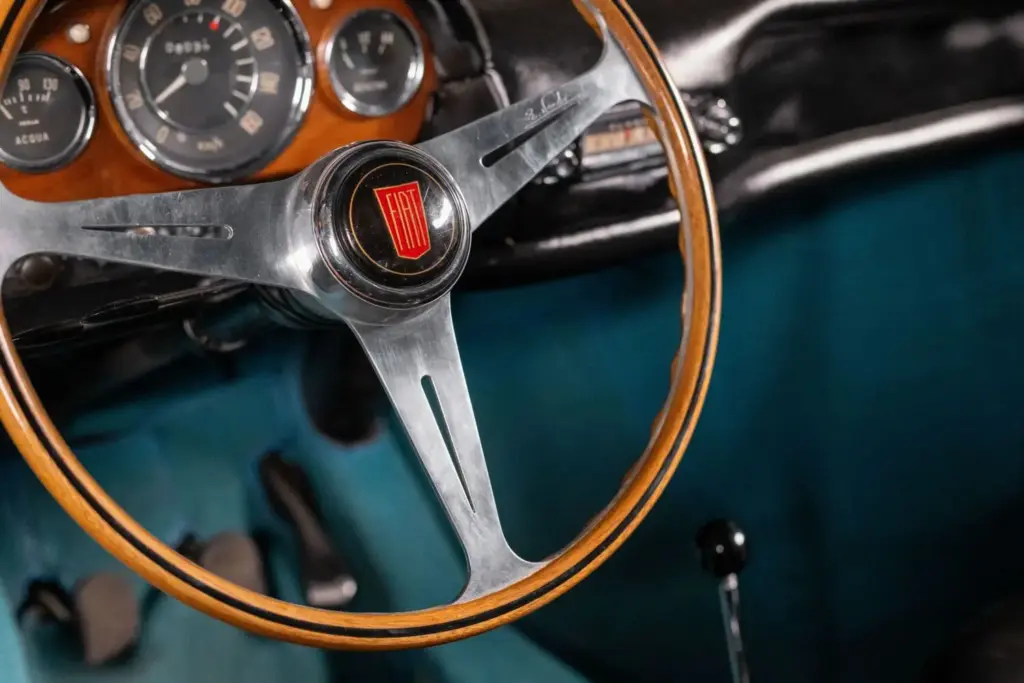 En 1961 Pininfarina cogió un Fiat 600D para crear un 'huevo' tan rápido como exclusivo 20 Motor16 1961 Pininfarina Y Berlinetta Fiat 600D 6 Motor16