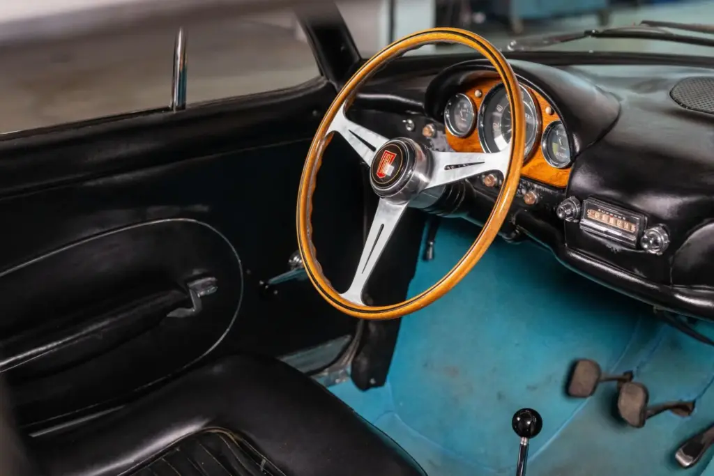 En 1961 Pininfarina cogió un Fiat 600D para crear un 'huevo' tan rápido como exclusivo 19 Motor16 1961 Pininfarina Y Berlinetta Fiat 600D 7 Motor16