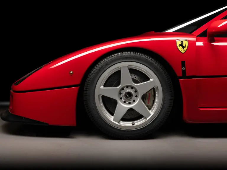Este Ferrari F40 con matrícula y casi de carreras apunta a acariciar los 4 millones de euros 2 Motor16 1990 Ferrari F40 Michelotto. Imagen detalle.