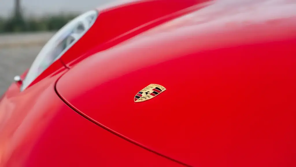 Porsche fabricó 1.270 Carrera GT, pero solo 80 con este Guards Red como el que te busca 14 Motor16 2005 Porsche carrera gt guards red sothebys 16 Motor16
