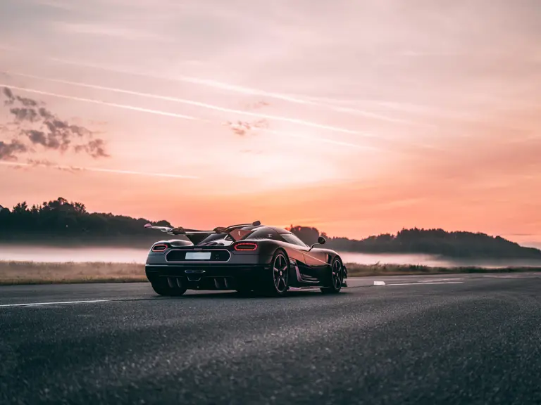 2015 Koenigsegg One:1 RM Sotheby's. Imagen trasera.