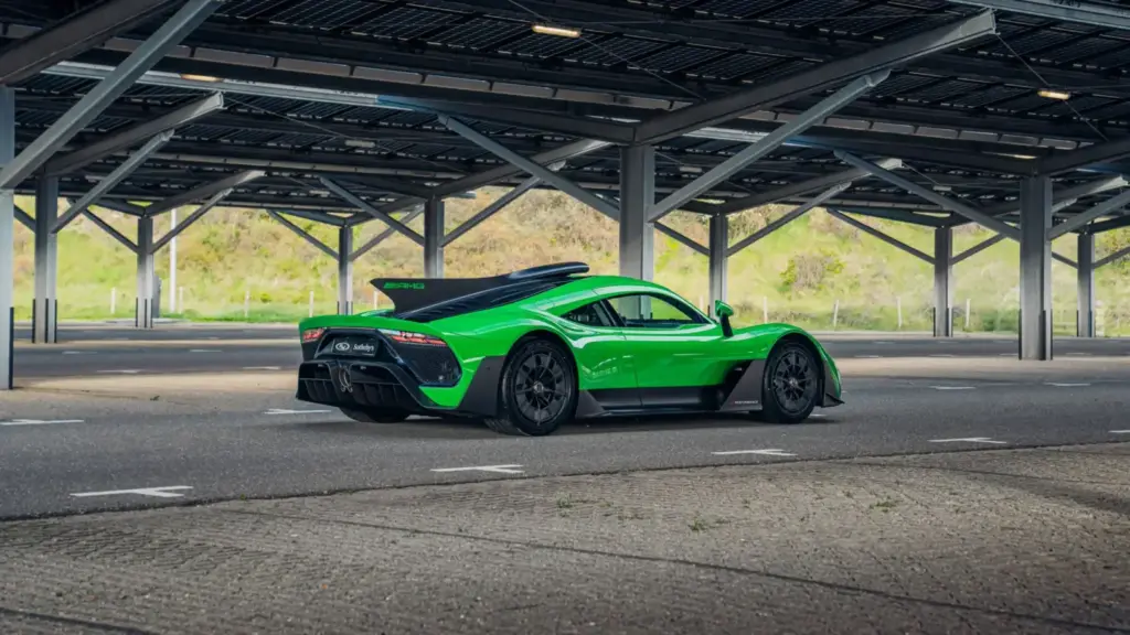 Cuando cambiar el aceite a tu Mercedes-AMG One cuesta 10.000 euros más que pintarlo en este Reingrün 8 Motor16 2025 Mercedes AMG One Sothebys 6 Motor16