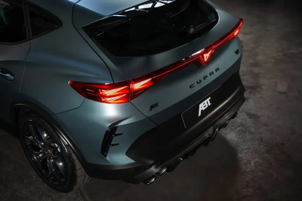 Este CUPRA Formentor supera la potencia de un Lamborghini Huracán con la mitad de cilindros 3 Motor16 2026 ABT CUPRA Formentor VZ5 635. Imagen trasera.