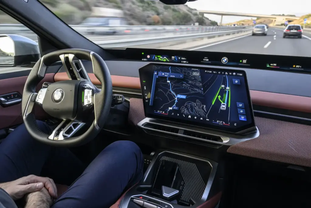 2026 BMW iX3 conduccion autonoma 6 Motor16