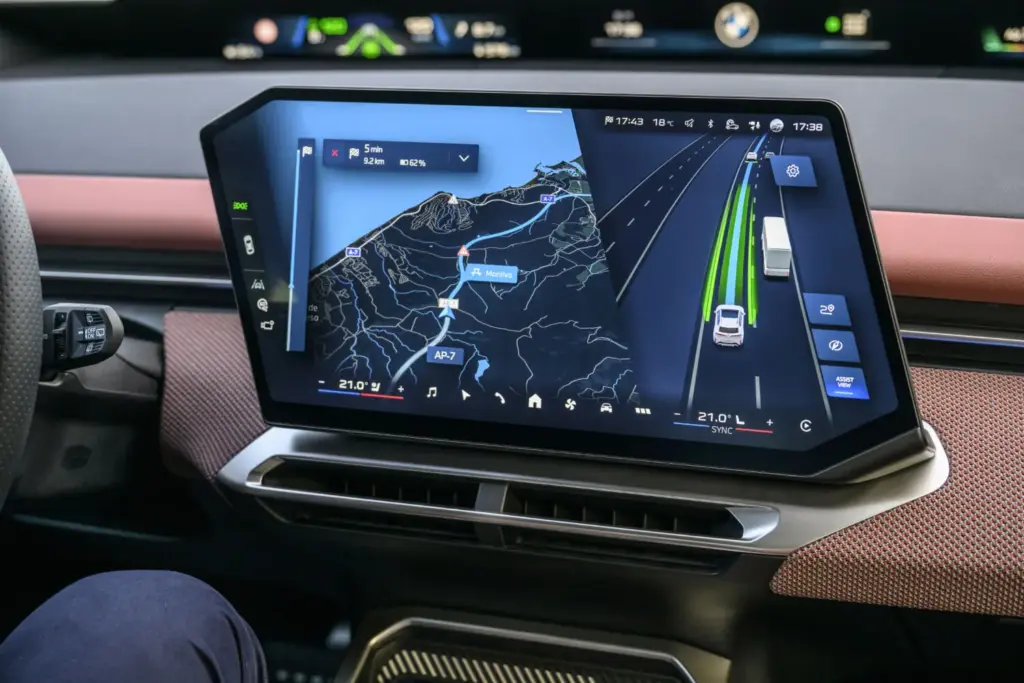 2026 BMW iX3 conduccion autonoma 9 Motor16