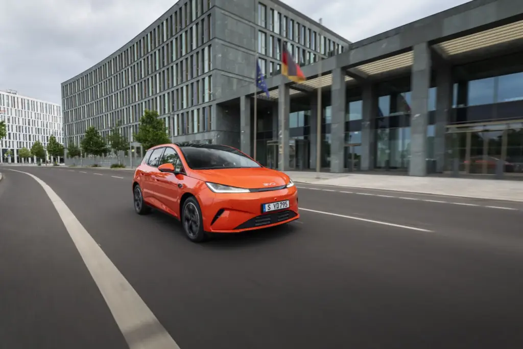 2026 BYD Dolphin G DM-i. Imagen movimiento.