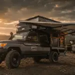 El mítico Land Cruiser de la Serie 70 se convierte en un apartamento en plena naturaleza para cuatro