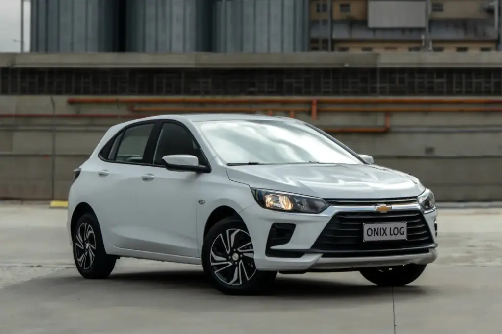 Onix: El compacto que Chevrolet conserva con vida y que vende por 17.000 euros 18 Motor16 2026 Chevrolet Onix Log 4 Motor16