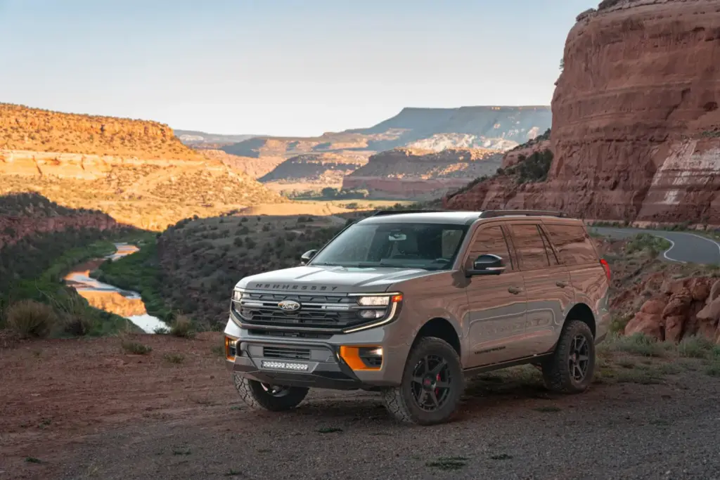 El Ford Expedition se vuelve mucho más salvaje gracias a Hennessey Performance, que está irreconocible 3 Motor16 2026 Hennessey Ford Expedition Tremor VelociRaptor 1 Motor16