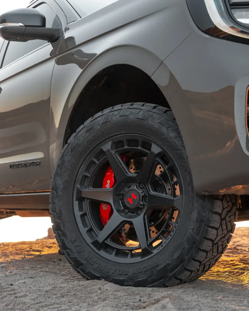 El Ford Expedition se vuelve mucho más salvaje gracias a Hennessey Performance, que está irreconocible 14 Motor16 2026 Hennessey Ford Expedition Tremor VelociRaptor 12 Motor16