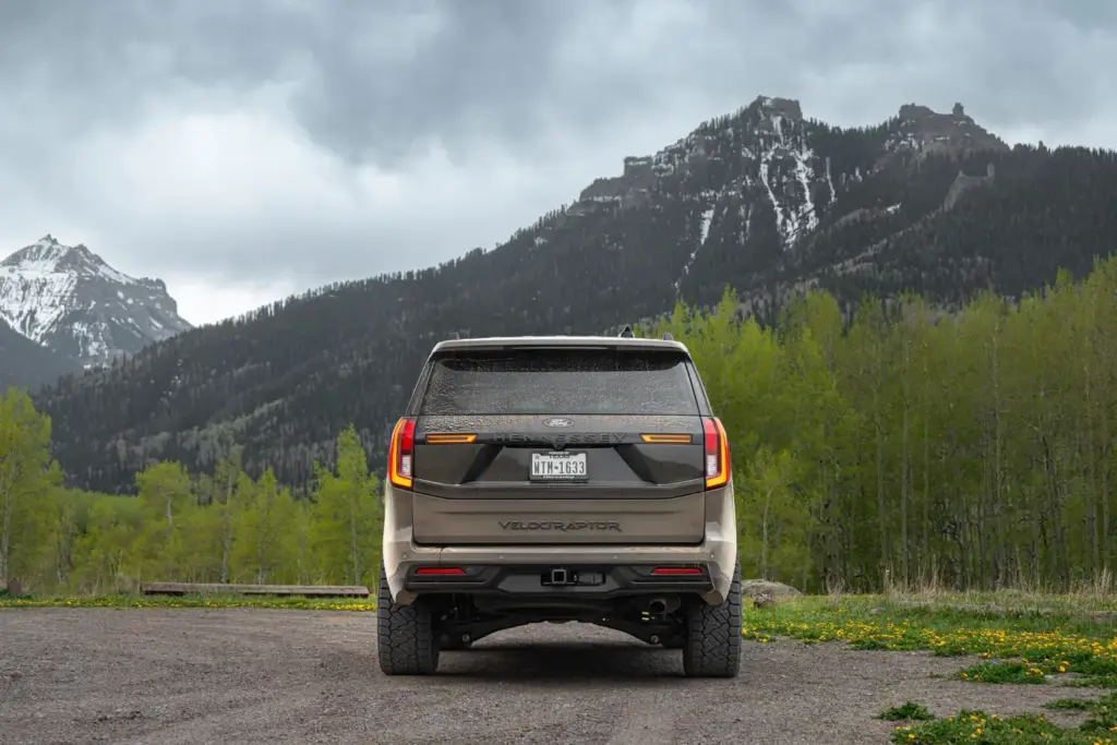 El Ford Expedition se vuelve mucho más salvaje gracias a Hennessey Performance, que está irreconocible 9 Motor16 2026 Hennessey Ford Expedition Tremor VelociRaptor 5 Motor16