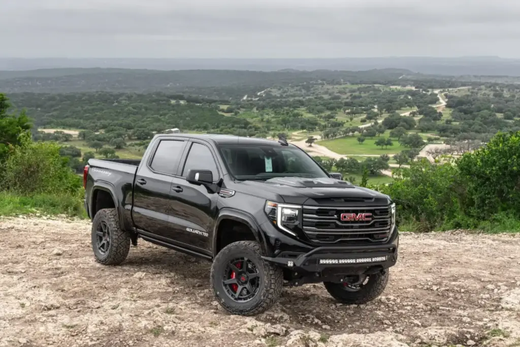 El GMC Sierra puede plantar cara a 1500 TRX y F-150 Raptor R con la ayuda de unos chicos de Texas 3 Motor16 2026 Hennessey Goliath 700 GMC Sierra 5 Motor16