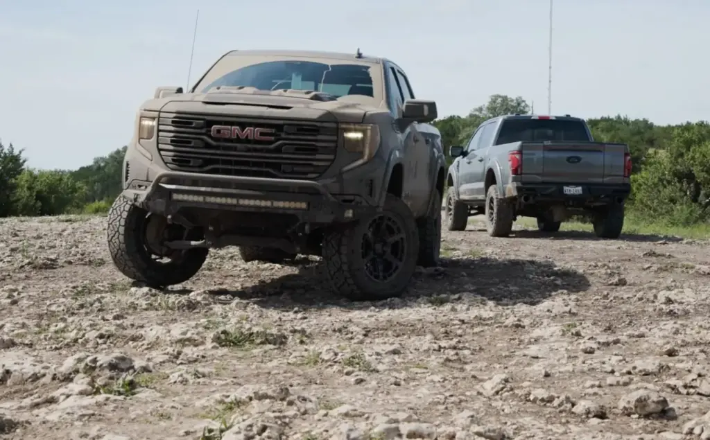 El GMC Sierra puede plantar cara a 1500 TRX y F-150 Raptor R con la ayuda de unos chicos de Texas 5 Motor16 2026 Hennessey Goliath 700 GMC Sierra 8 Motor16