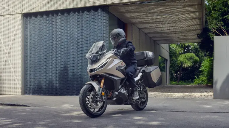 Honda NT1100: la touring inteligente con DCT y suspensión electrónica