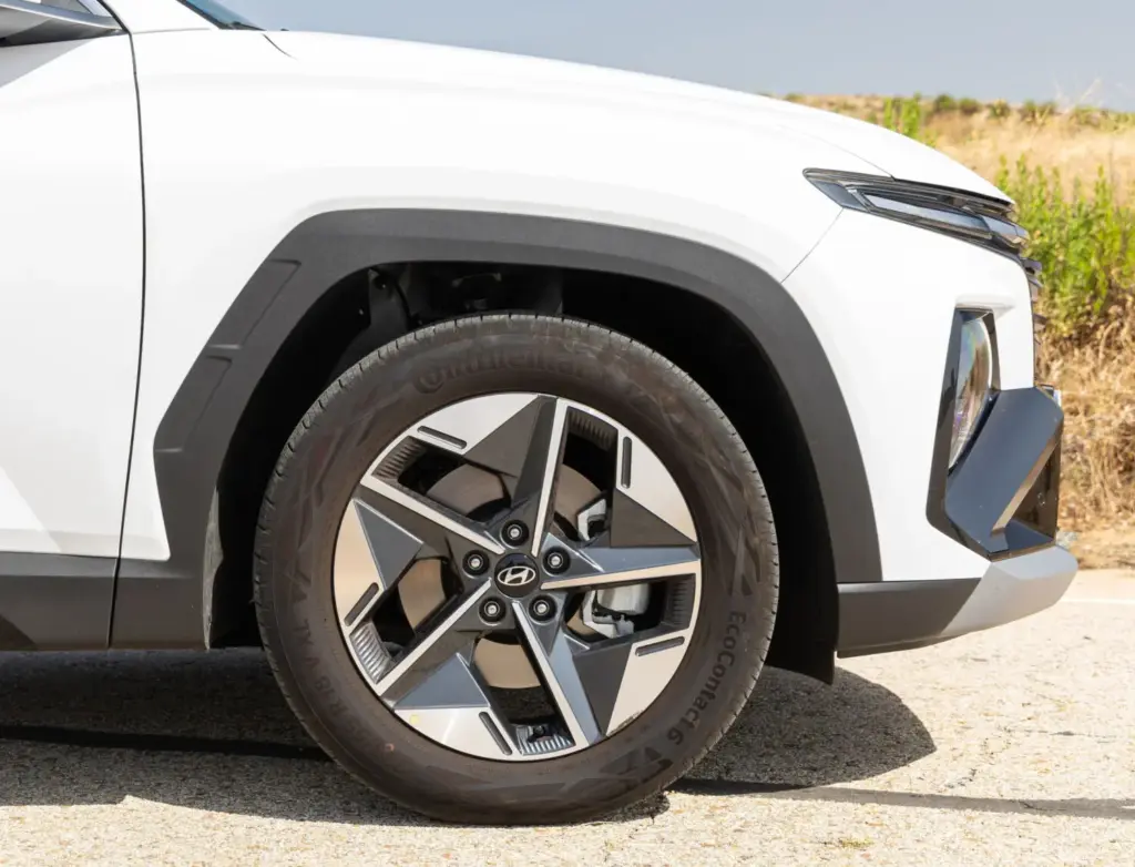 Hyundai Tucson 1.6 CRDI 48V: Cuando no seguir las normas tiene sus ventajas 13 Motor16 2026 Hyundai Tucson 16 CRDI 48 12 Motor16